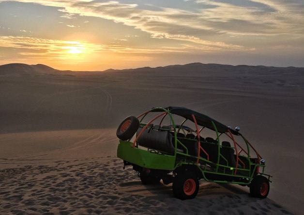 dune buggy in Huacachina